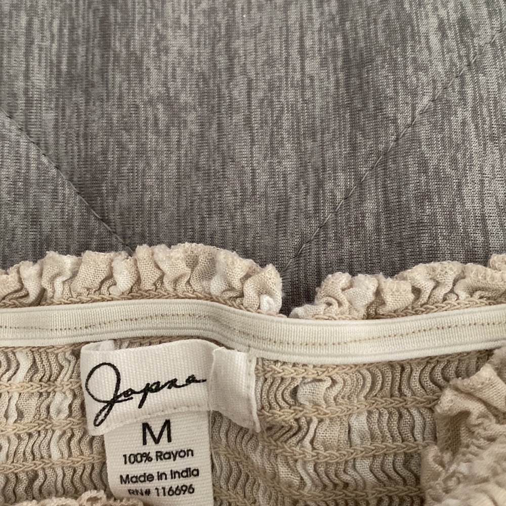 Medium Blouse - Picture 3 of 3